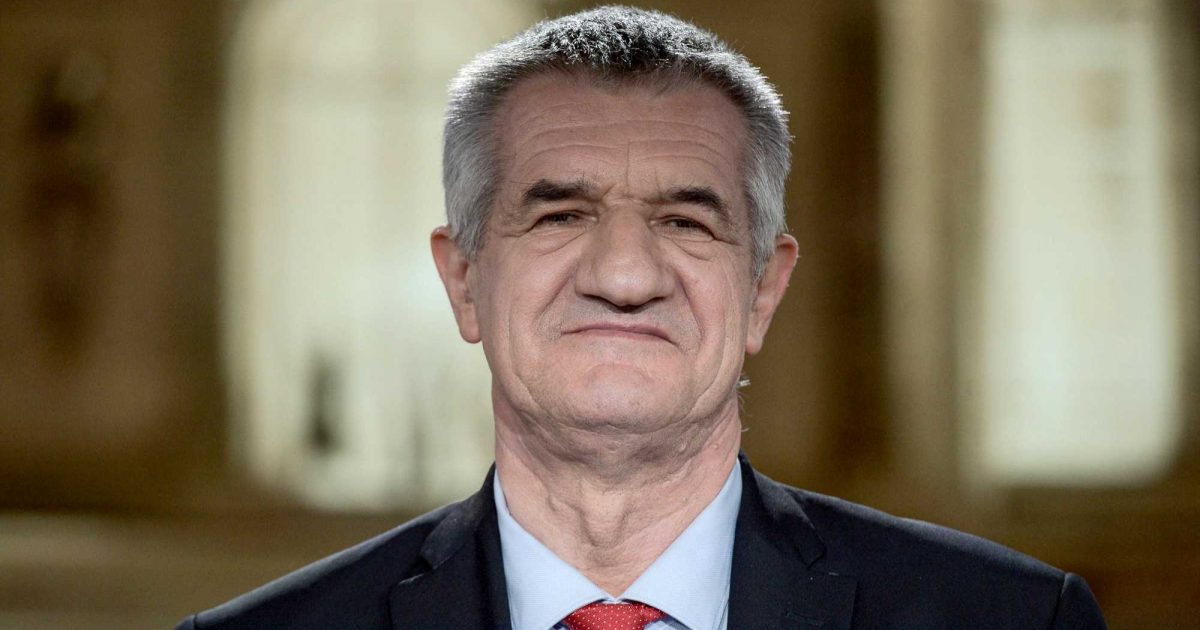 Former French Presidential Candidate Shocks the World: 'Macron and Most MPs Are Not Vaccinated'