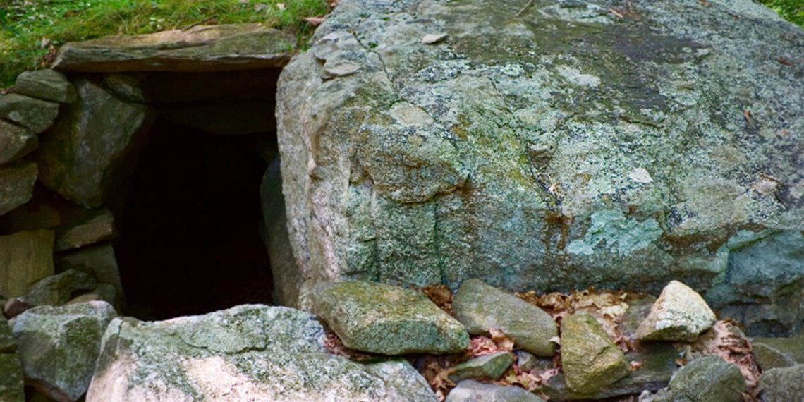 Archaeologists Find Stone Tools, Carbon Dating at ‘America’s Stonehenge’ From 1,000-4,000 B.C.—So Who Built It?