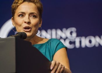 Kari Lake calls for a recall of the Maricopa County Board of Supervisors