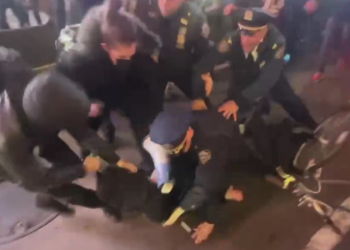 BREAKING: Cop car smashed, arrest made in New York, bridge blocked in Memphis as Tyre Nichols riots rage on