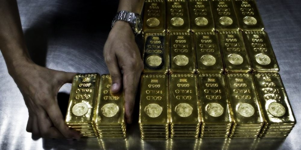 Central Banks Stockpiling Gold