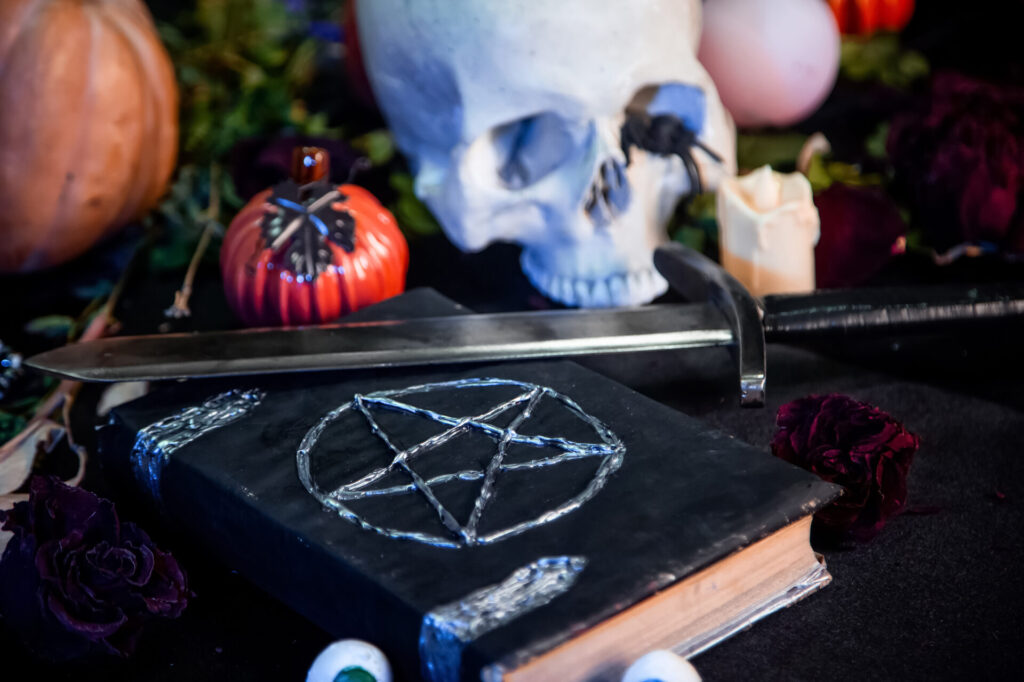 Homeowner Shoots Intruder Armed With A Large ‘Hail Satan’ Knife [VIDEO]