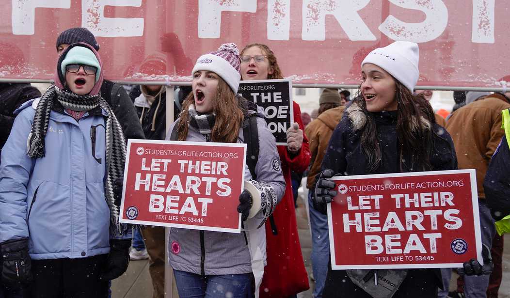 Iowa Supreme Court Ends Injunction, Allowing 6-Week Abortion Ban to Take Effect