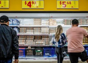 Nearly 1-In-3 Americans Earning Over $150,000 Worry About Making Ends Meet: Fed Report