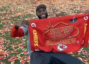 BREAKING: Kansas City Chiefs star B.J. Thompson suffers cardiac arrest during team meeting, rushed to hospital