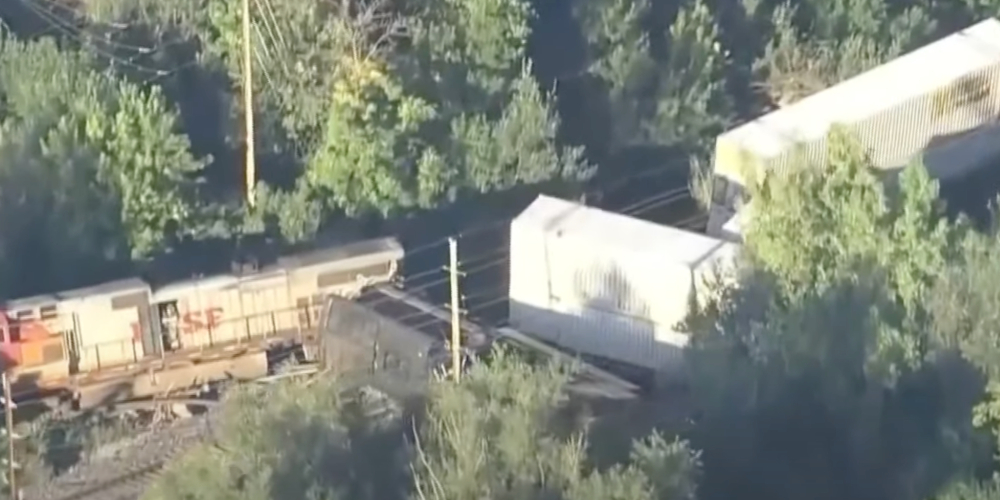 BREAKING: Two trains collide, derail in Boulder, CO, conductors injured