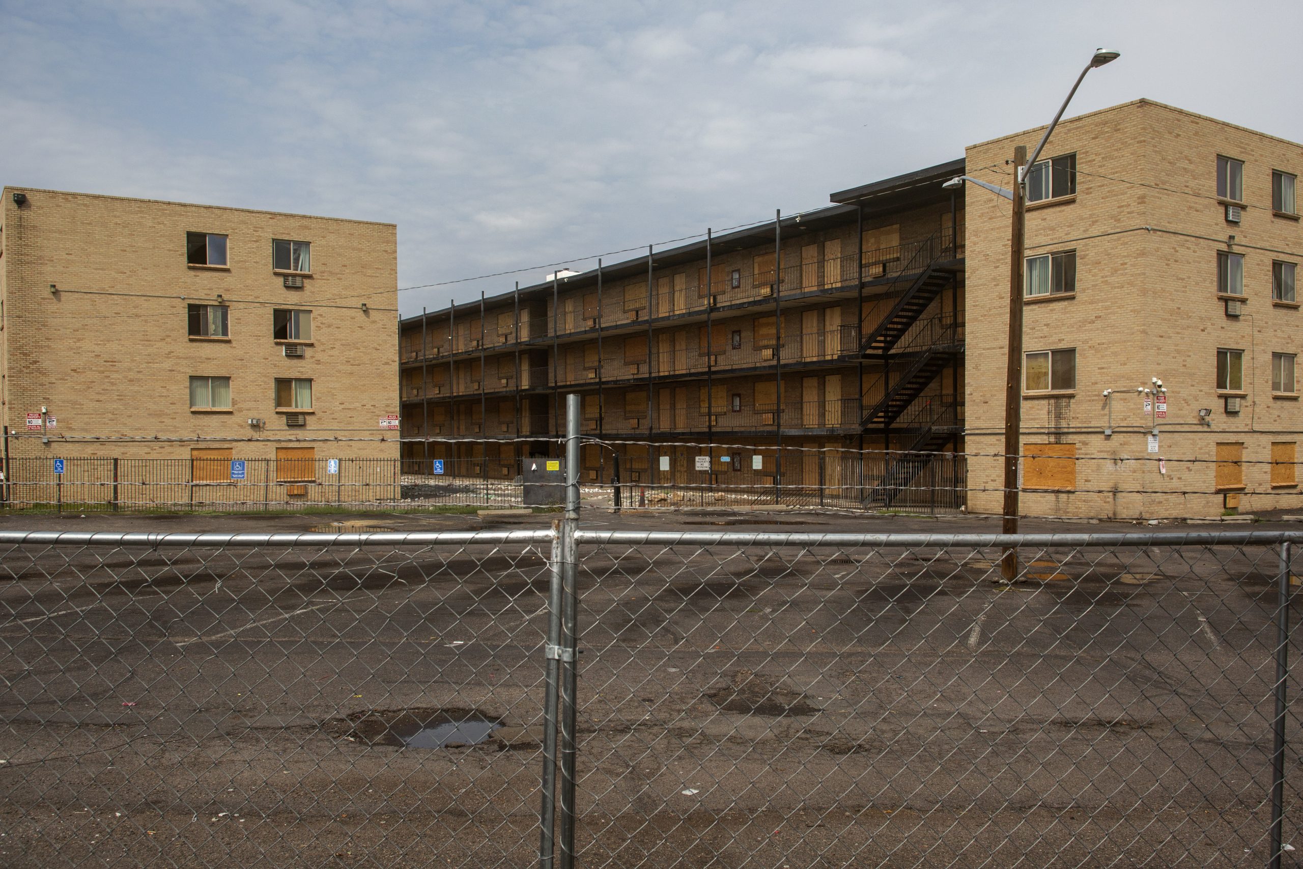 Landlord forced to sell Colorado apartment complex after it was taken over by Venezuelan migrant gang Tren de Aragua