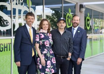 Country Singer Brad Paisley Expands Mission To Fight Hunger With Second Free Grocery Store