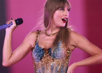 More than 330K Taylor Swift fans visit voting site through custom link after Harris endorsement