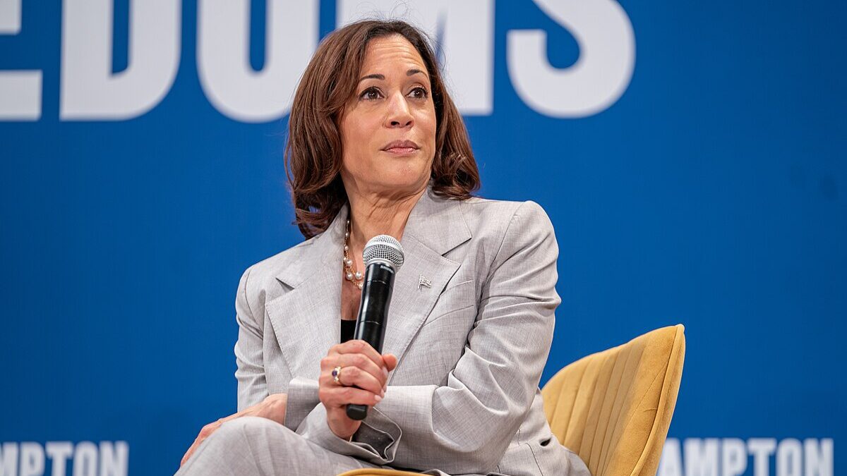 Kamala Harris’ Debate Strategy Is Making Voters Forget She’s The Vice President