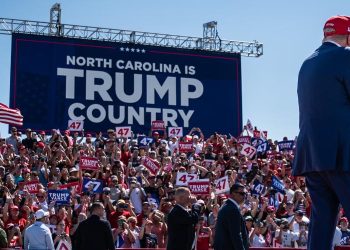 Republicans Are Dominating Democrats With Early Voting in Arizona, Nevada, and North Carolina