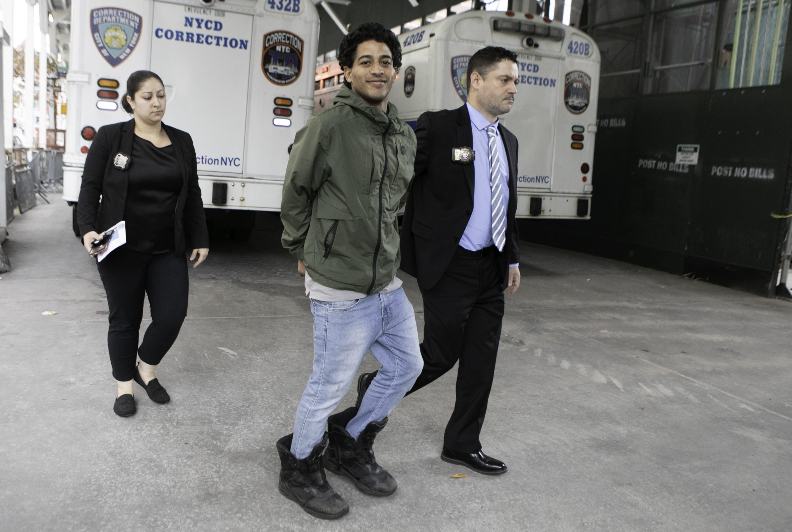 Venezuelan migrant with ties to Tren de Aragua grins after being arrested in lewd robbery of NYC prosecutor