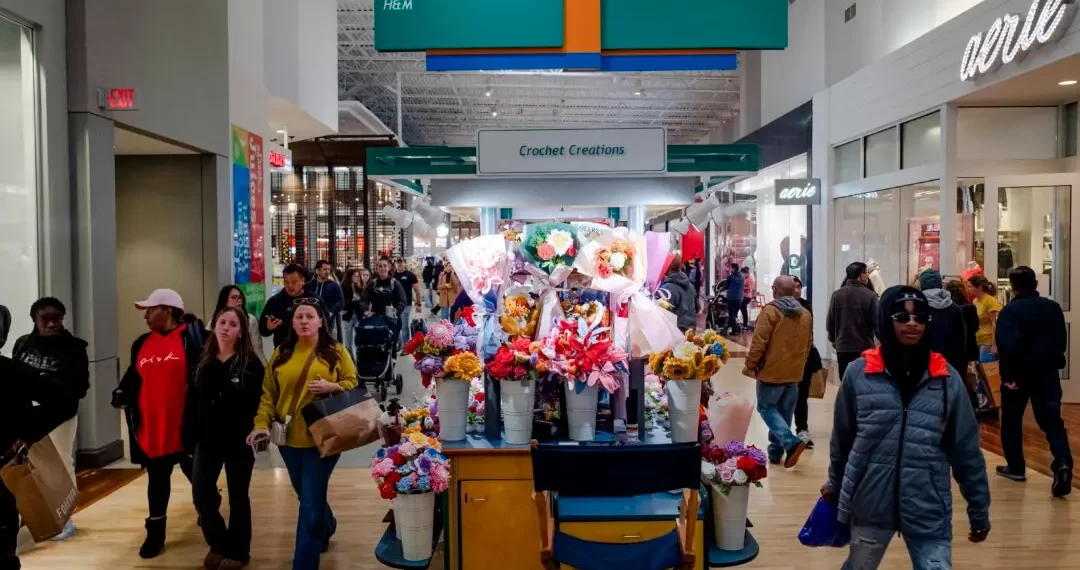 180 Million Shoppers Expected to Kick Off Christmas Buying Rush