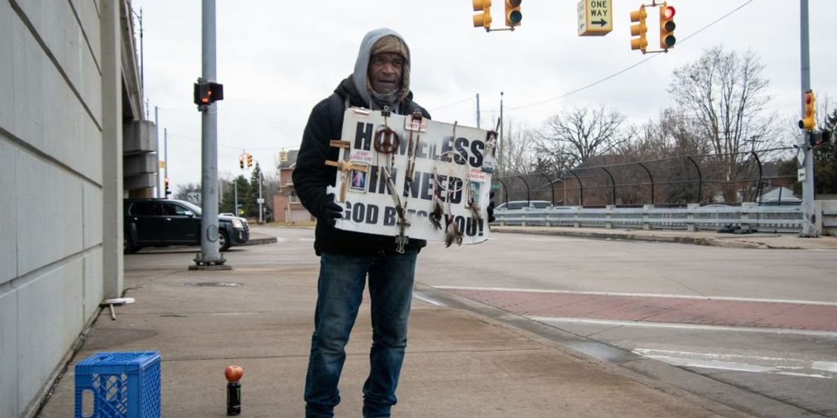 State cash for illegal aliens as homeless vets are left in the cold