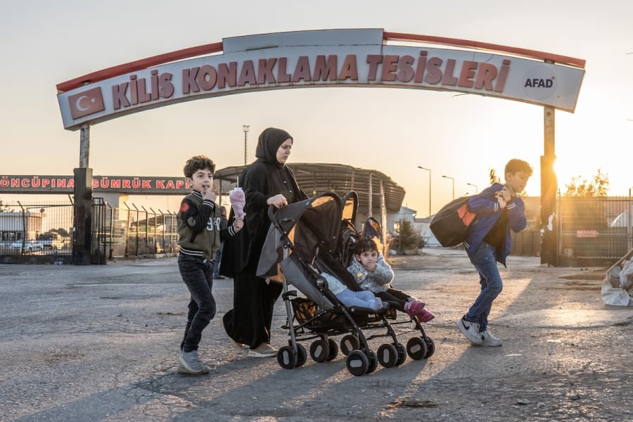 European nations freeze Syrian asylum applications, many Syrian refugees wish to return home