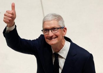 Apple CEO Tim Cook Joins the Parade of Tech Titans Visiting Donald Trump at Mar-a-Lago