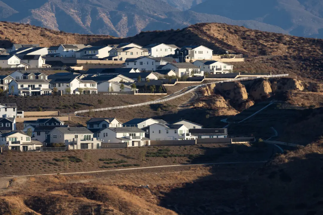 LA County Sues Landfill Over Stench Allegedly Sickening Residents