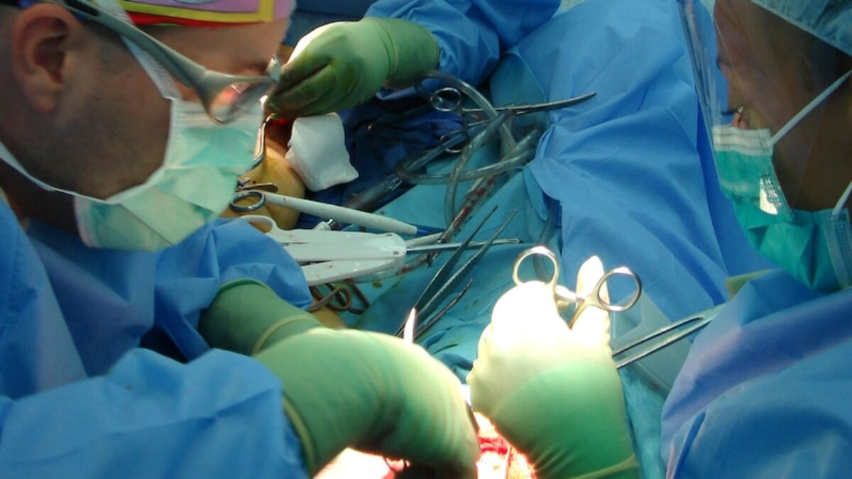 Canadian Doctors Suggest Harvesting Organs From Euthanasia Patients Before They’re Dead