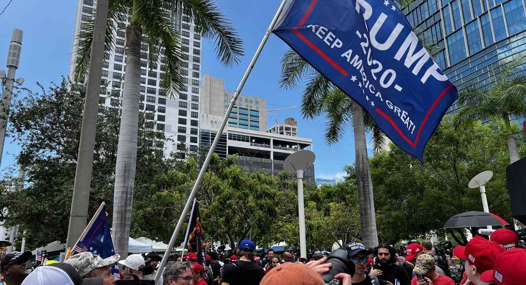 Dem Strategist: It May Take 25 Years for Florida to Become Competitive for Us Again