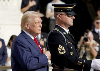 Trump promises to reinstate military members who objected to COVID shots ‘with full back pay’
