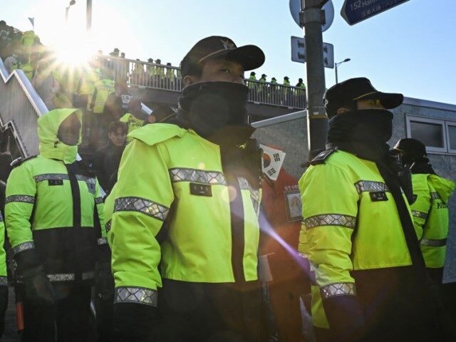 South Korea: Police Fail to Arrest Impeached President After Hours-Long Standoff