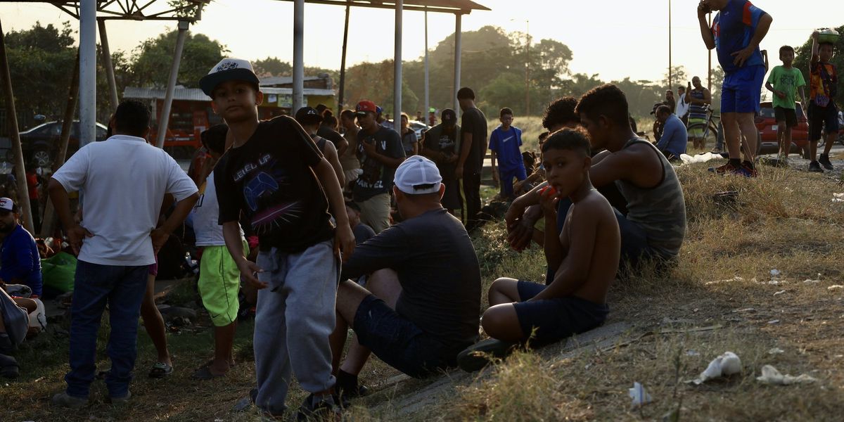 2,000 immigrants from Southern Mexico join caravan in hope of entering US despite Trump's orders