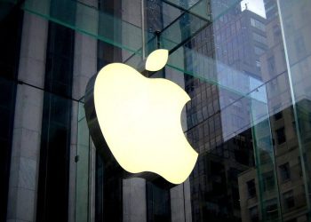 Apple Shareholders Vote to Keep DEI Program.