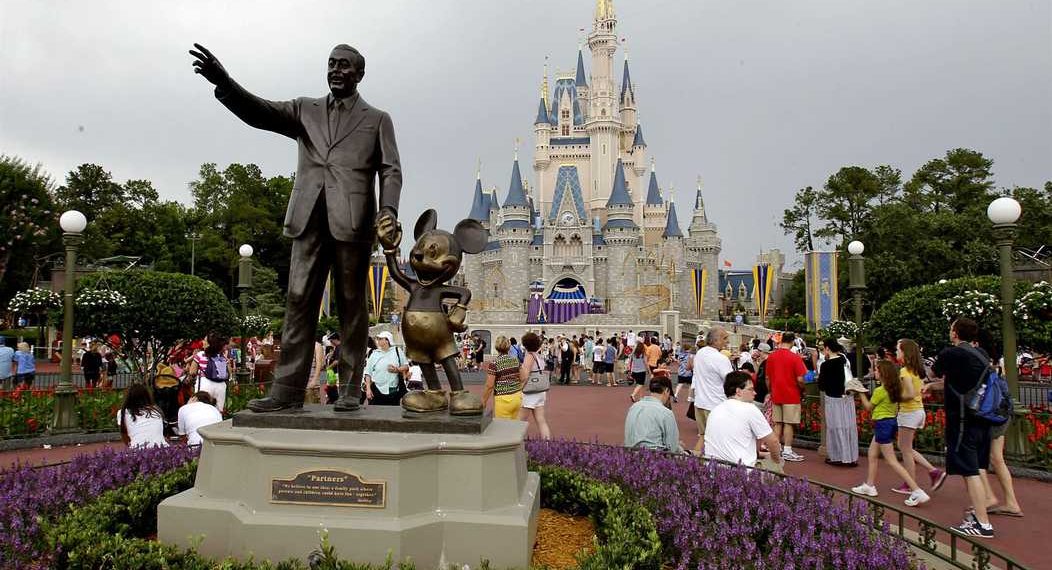 Disney's Latest Move Proves They're Terrified of You Seeing Their New Snow White Movie