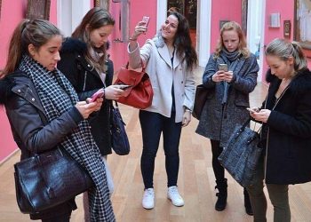 gen-z-zoomer-girls-women